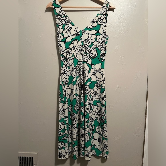 Bisou Bisou Green and White Floral Dress - Picture 9 of 12